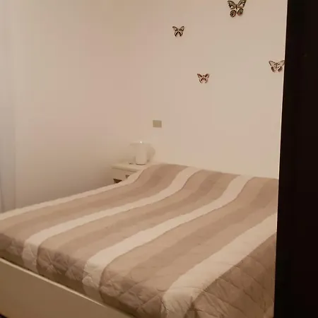 In Con Piscina Apartment Luino
