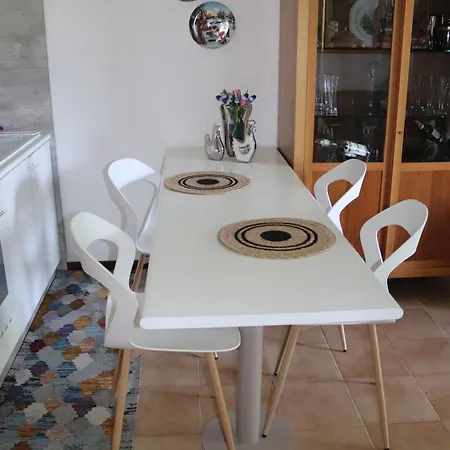 Residenza Nel Con Piscina Vista Monti E *