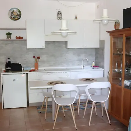 Residenza Nel Con Piscina Vista Monti E Апартаменты