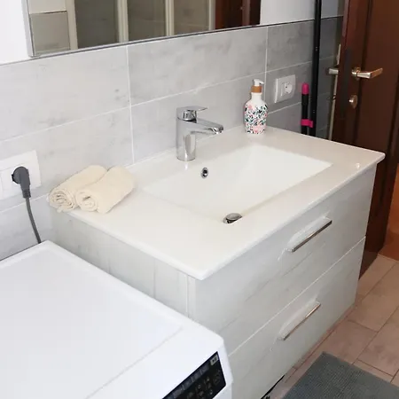 Residenza Nel Con Piscina Vista Monti E