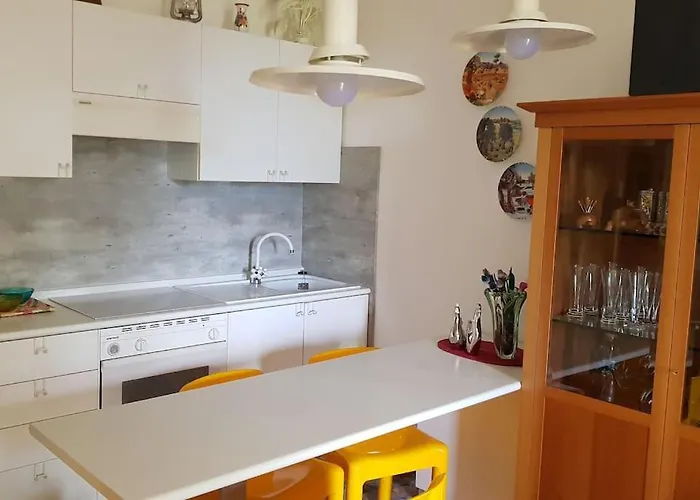 Residenza Nel Con Piscina Vista Monti E Lägenhet Luino