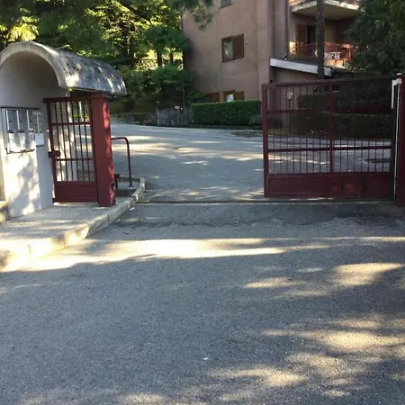 Residenza Nel Con Piscina Vista Monti E