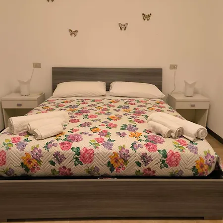 Residenza Nel Con Piscina Vista Monti E